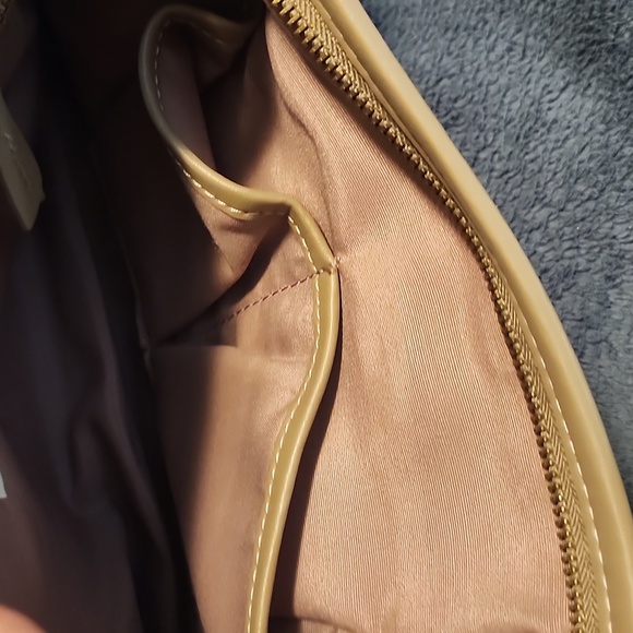 Liz Claiborne brand purse - Picture 6 of 7